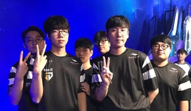 自以为两面 自以为两面